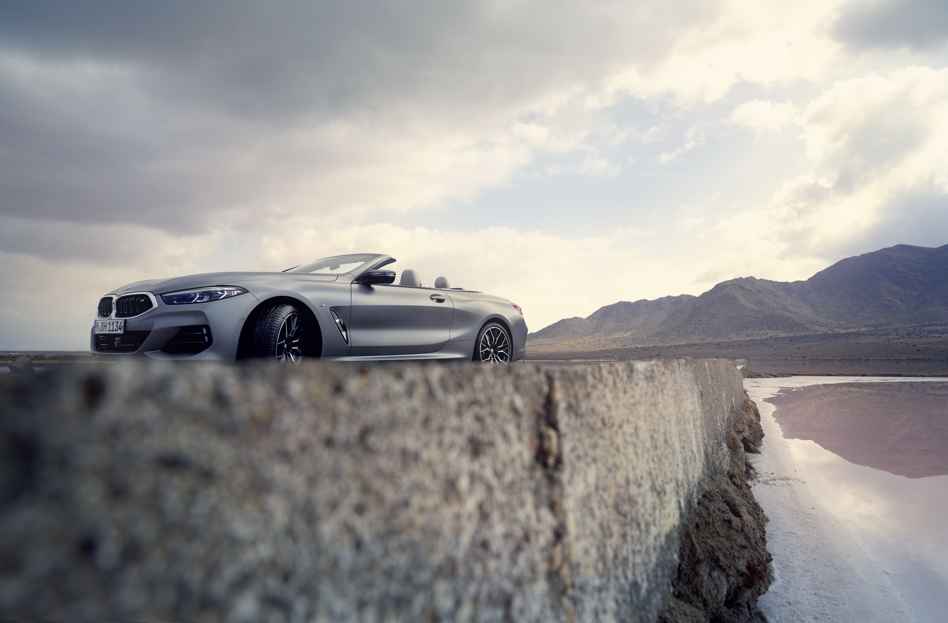 Download 2023 BMW M850i xDrive Convertible - Front Three-Quarter HD Wallpaper 1921x1263 #5