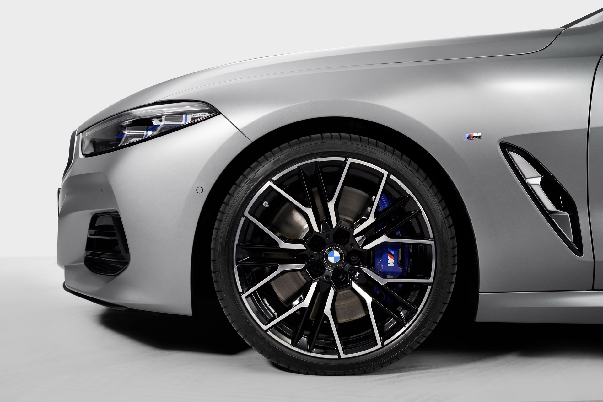Download 2023 BMW M850i xDrive Convertible - Wheel HD Wallpaper 1921x1281 #25