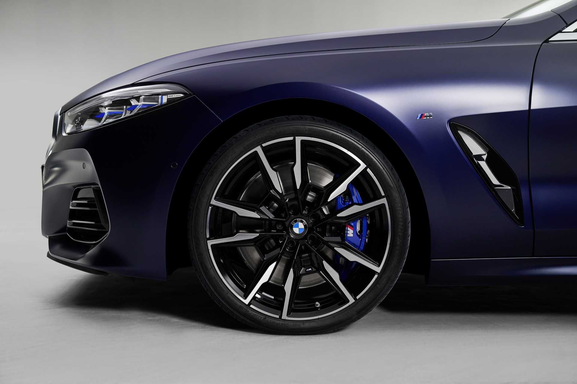 Download 2023 BMW M850i xDrive Gran Coupe - Wheel HD Wallpaper 1921x1281 #16