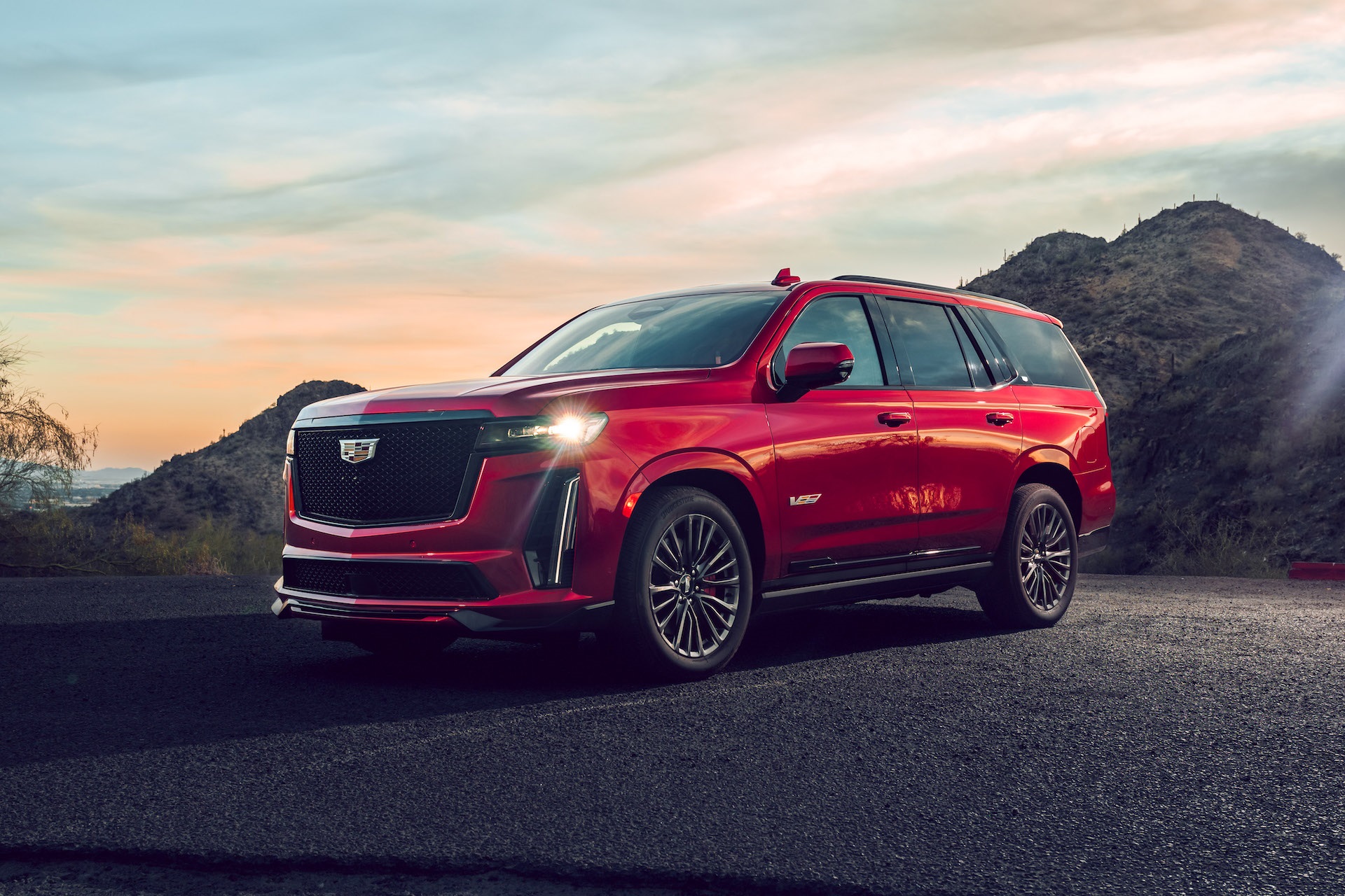 Download 2023 Cadillac Escalade-V - Front Three-Quarter HD Wallpaper 1920x1280 #41