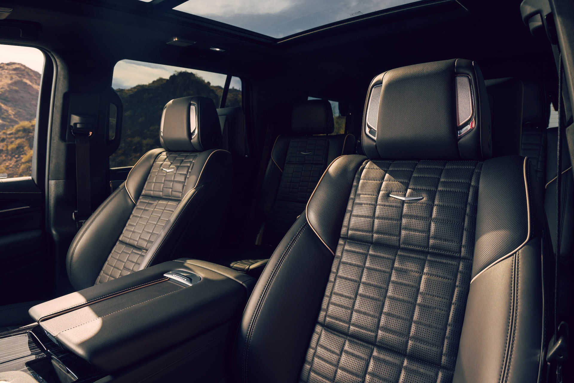 Download 2023 Cadillac Escalade-V - Interior, Front Seats HD Wallpaper 1920x1280 #54