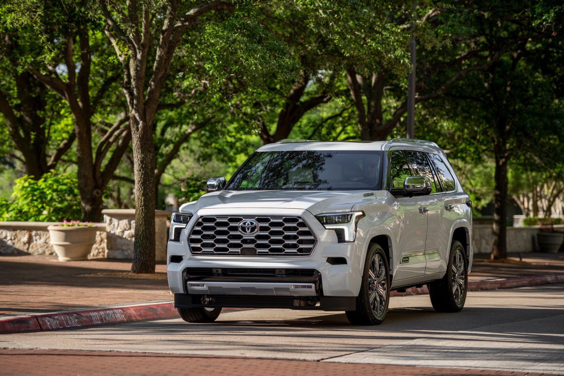 Download 2023 Toyota Sequoia Capstone - Front HD Wallpaper 1920x1280 #52