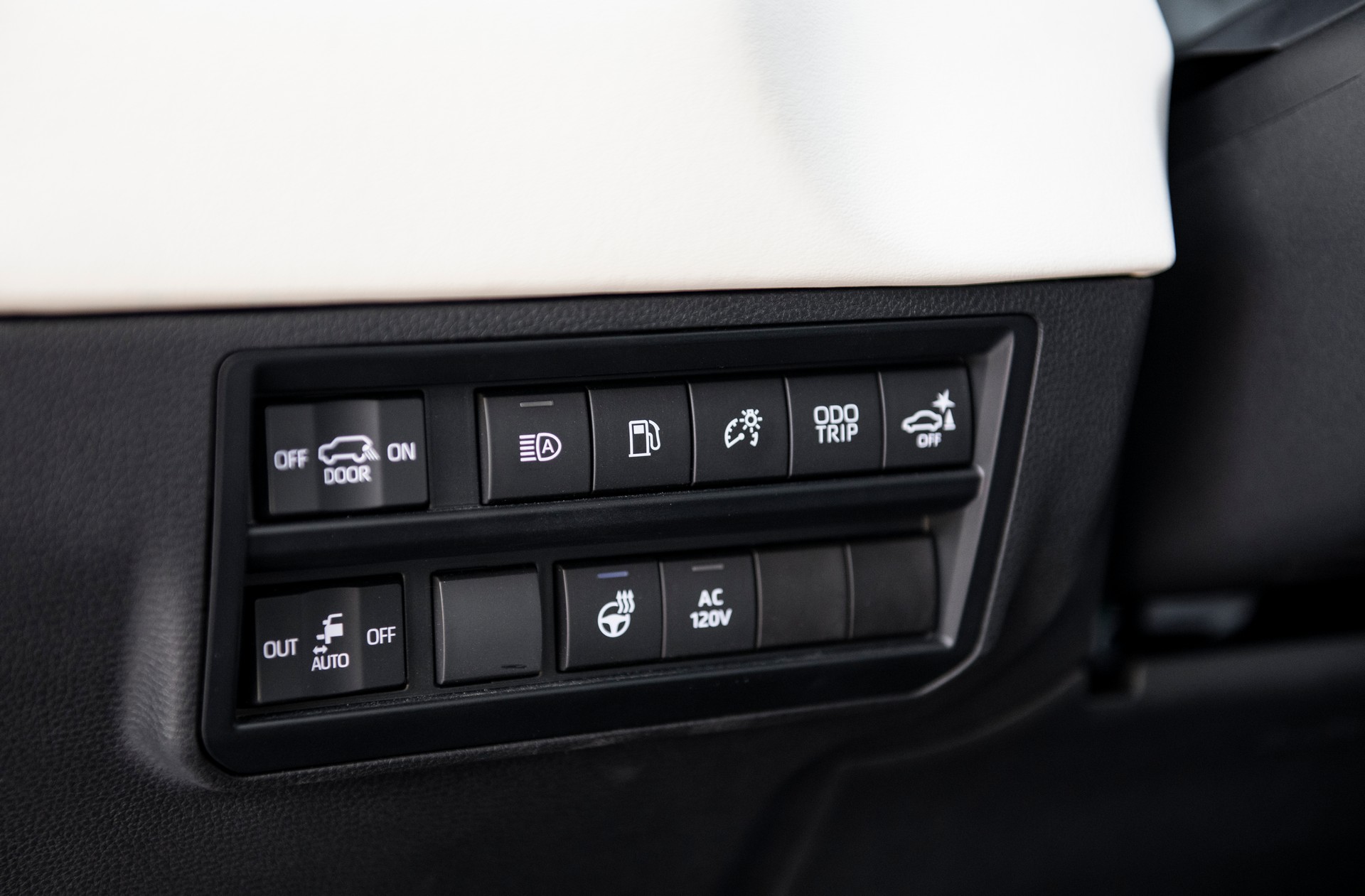 Download 2023 Toyota Sequoia Capstone - Interior, Detail HD Wallpaper 1920x1261 #98