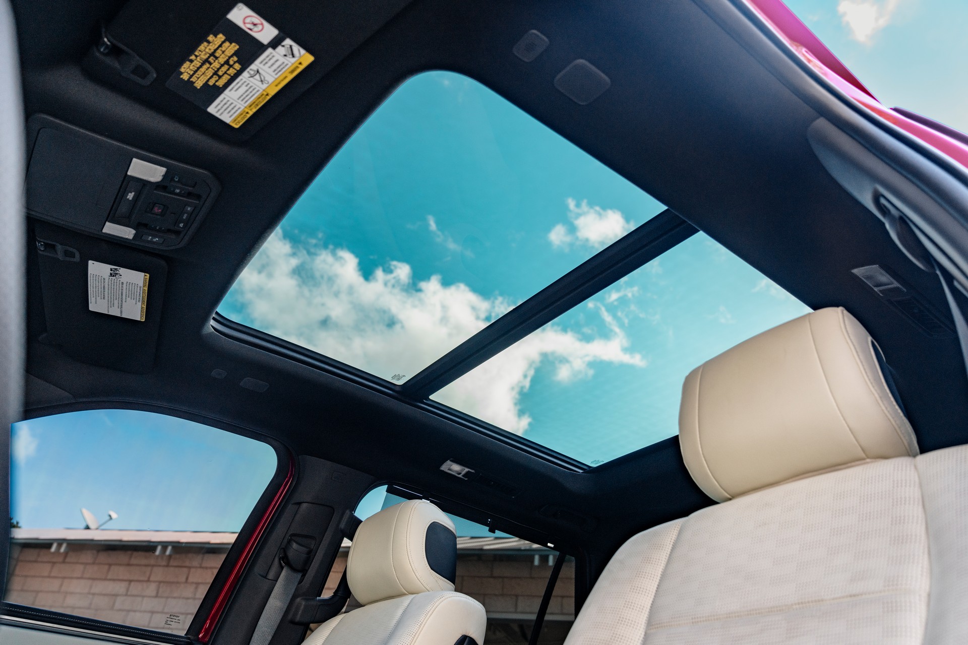 Download 2023 Toyota Sequoia Capstone - Panoramic Roof HD Wallpaper 1920x1280 #13