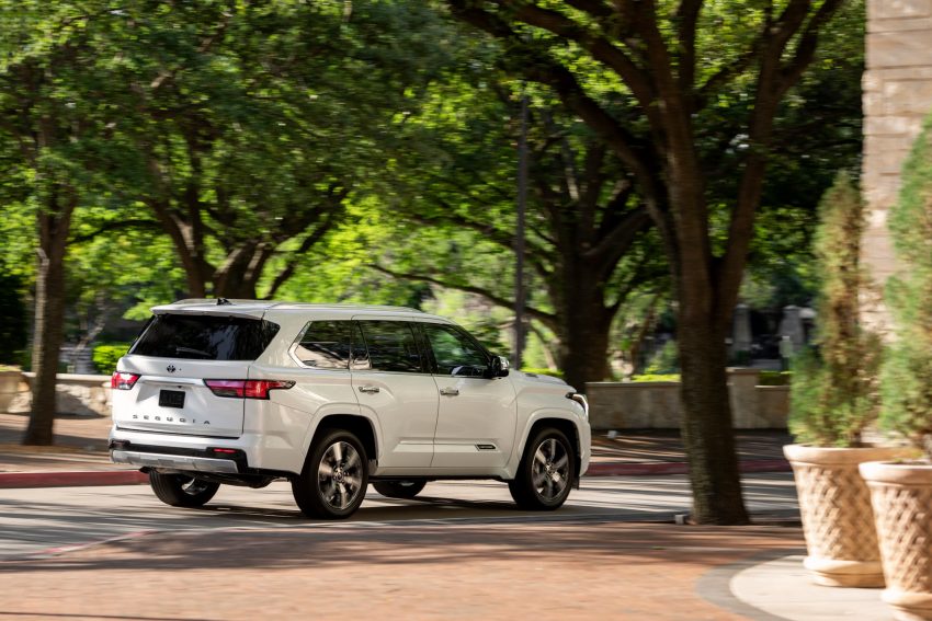 2023 Toyota Sequoia Capstone - Rear Three-Quarter HD Wallpapers 850x567 #55 2023 Toyota Sequoia Capstone - Rear Three-Quarter Wallpaper 850x567 #55