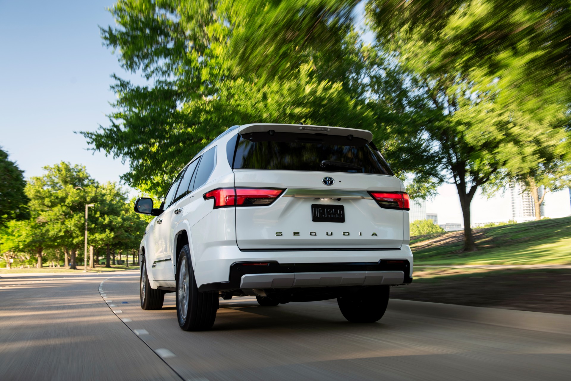 Download 2023 Toyota Sequoia Capstone - Rear HD Wallpaper 1920x1280 #28