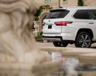 2023 Toyota Sequoia Capstone - Rear Wallpaper 190x150