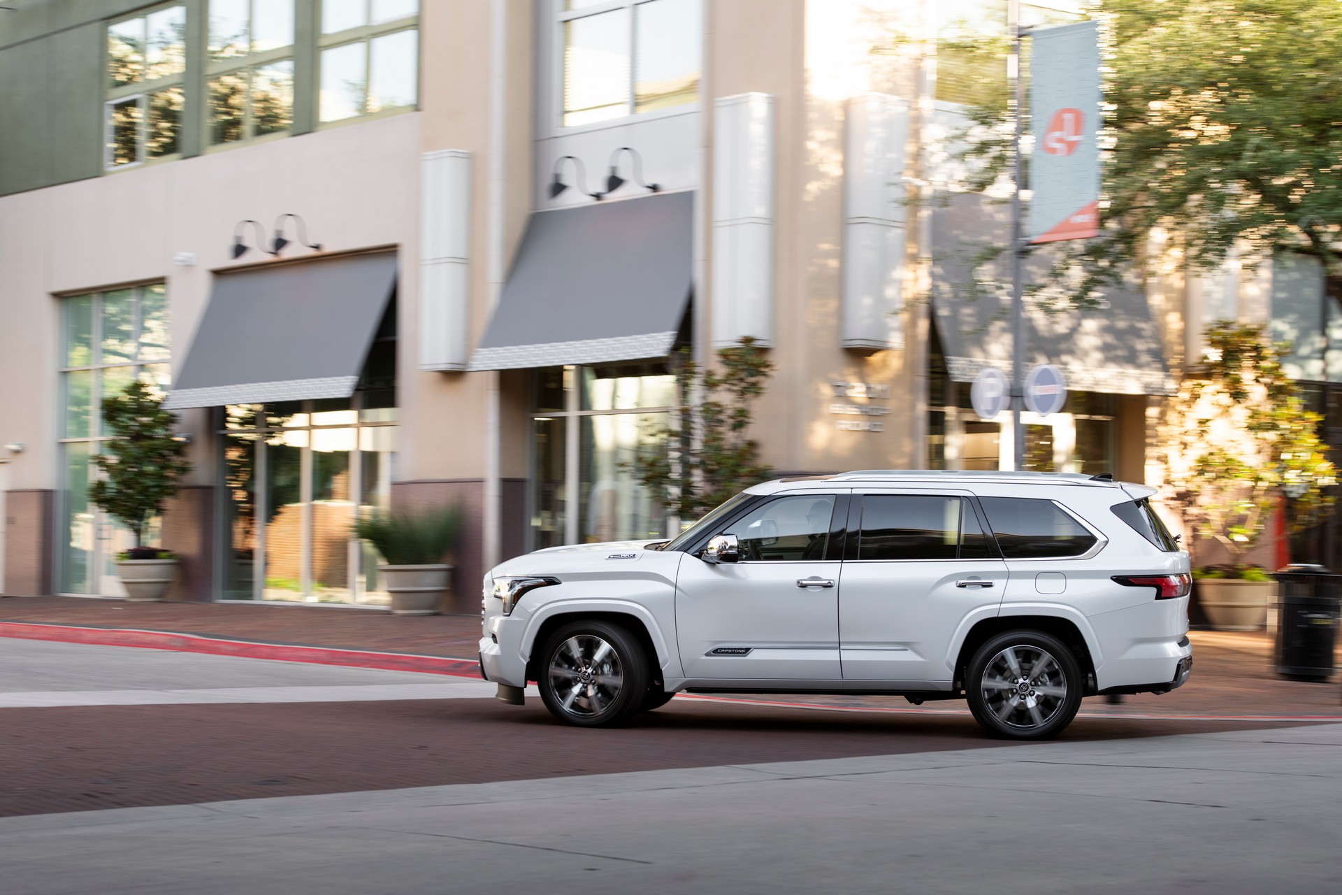 Download 2023 Toyota Sequoia Capstone - Side HD Wallpaper 1920x1280 #56