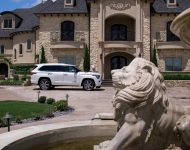 2023 Toyota Sequoia Capstone - Side Wallpaper 190x150