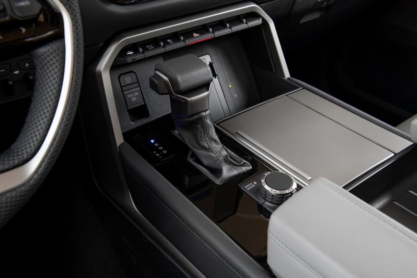 2023 Toyota Sequoia Limited - Interior, Detail Wallpaper 850x567 #21