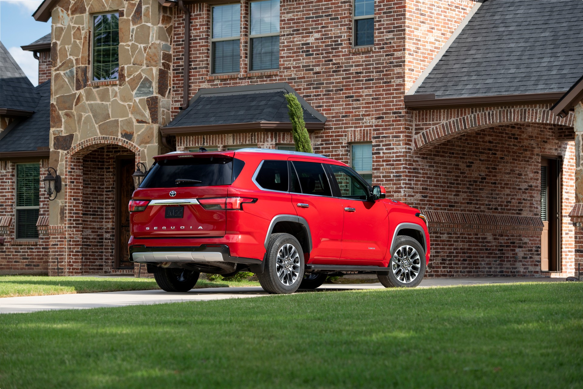 Download 2023 Toyota Sequoia Limited - Rear Three-Quarter HD Wallpaper 1920x1282 #6