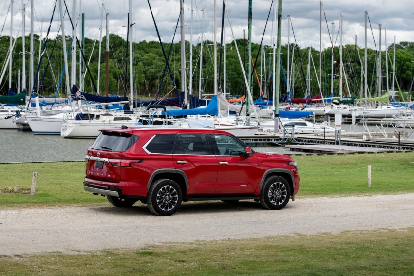 2023 Toyota Sequoia Limited - Rear Three-Quarter Wallpaper 850x567 #18