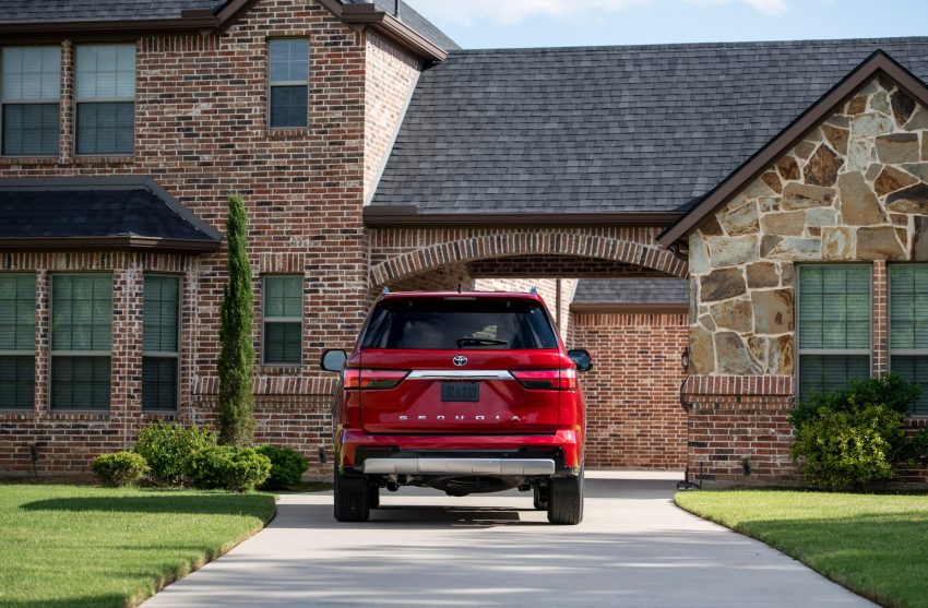 2023 Toyota Sequoia Limited - Rear Wallpaper 850x557 #8