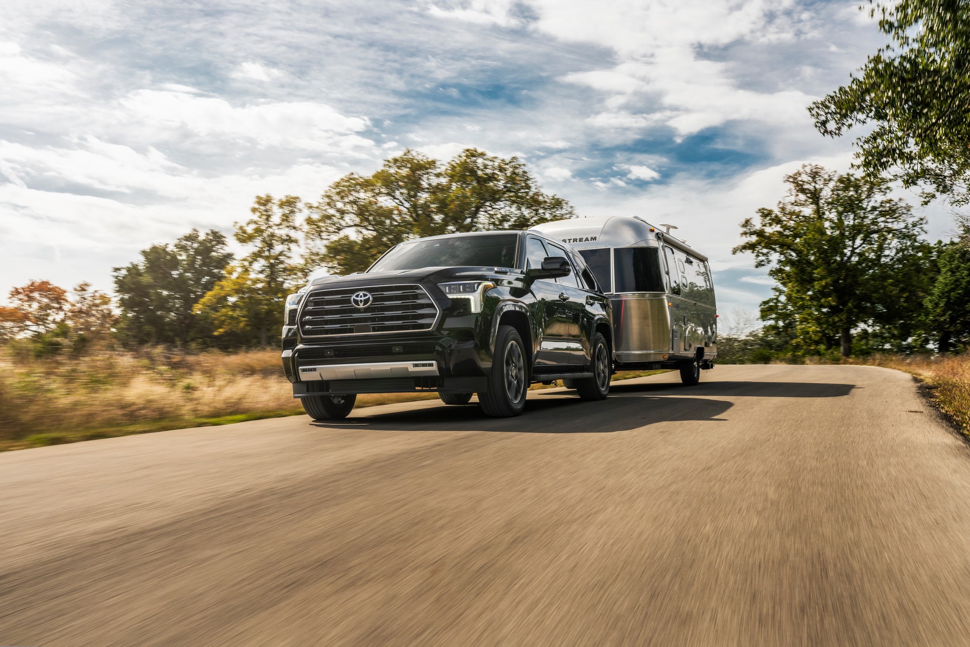 Download 2023 Toyota Sequoia Limited - Towing a Trailer HD Wallpaper 1920x1280 #34