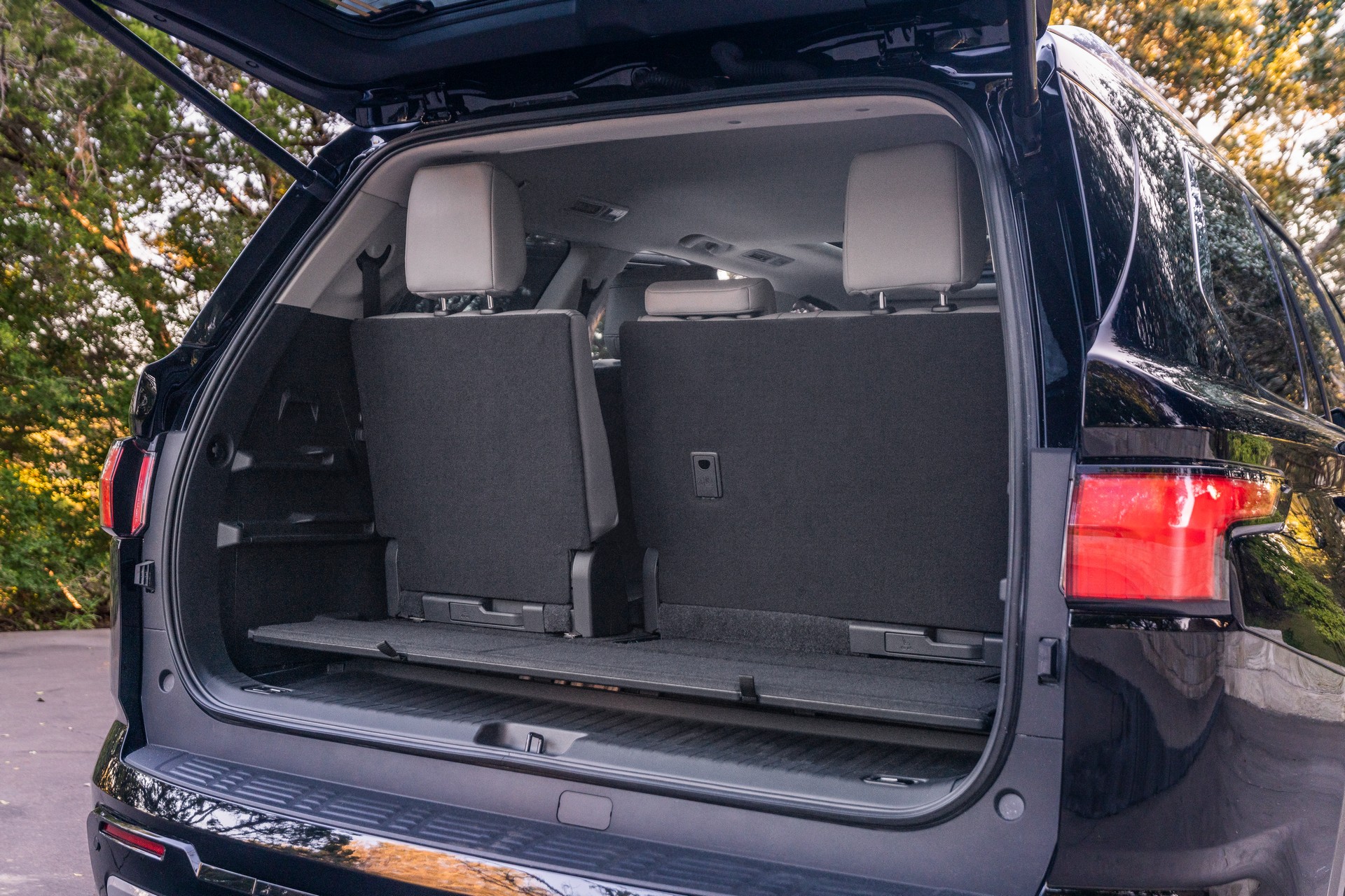 Download 2023 Toyota Sequoia Limited - Trunk HD Wallpaper 1920x1280 #46