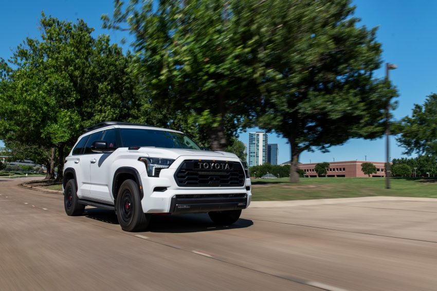 2023 Toyota Sequoia TRD Pro - Front Three-Quarter Wallpaper 850x567 #25
