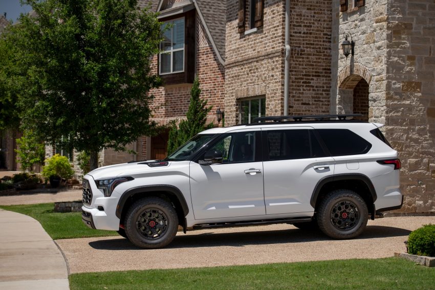 2023 Toyota Sequoia TRD Pro - Front Three-Quarter Wallpaper 850x567 #34