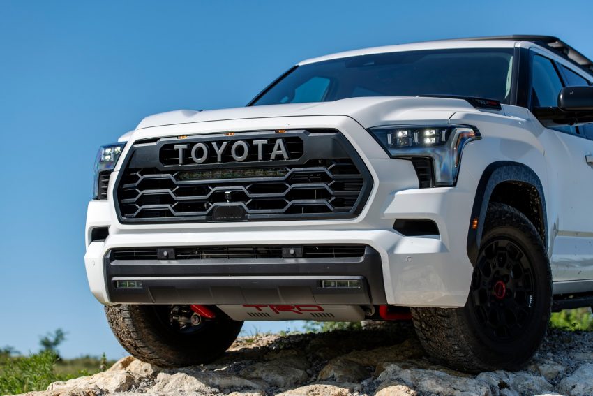 2023 Toyota Sequoia TRD Pro - Front Wallpaper 850x567 #75