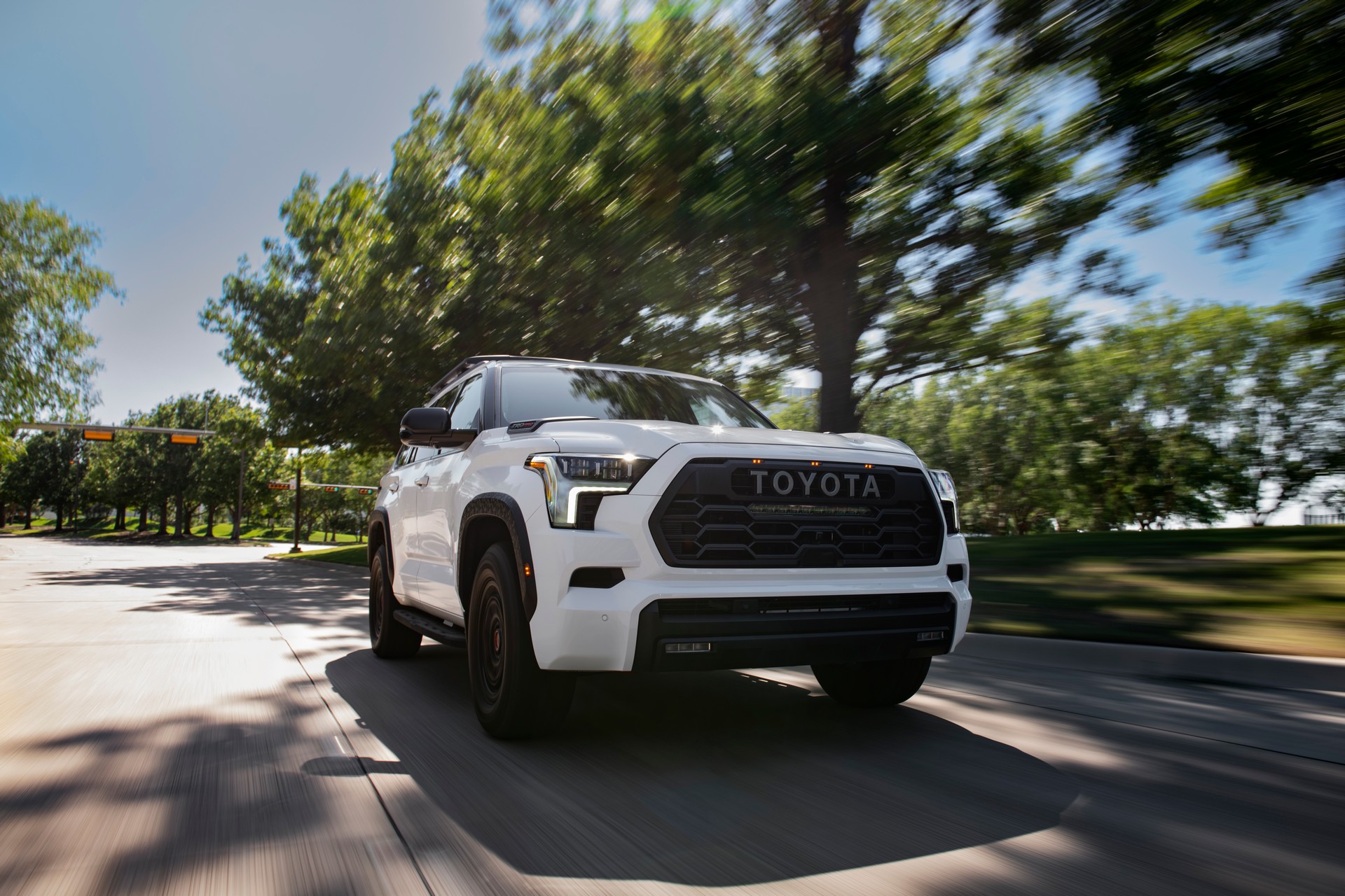 Download 2023 Toyota Sequoia TRD Pro - Front HD Wallpaper 1920x1280 #27