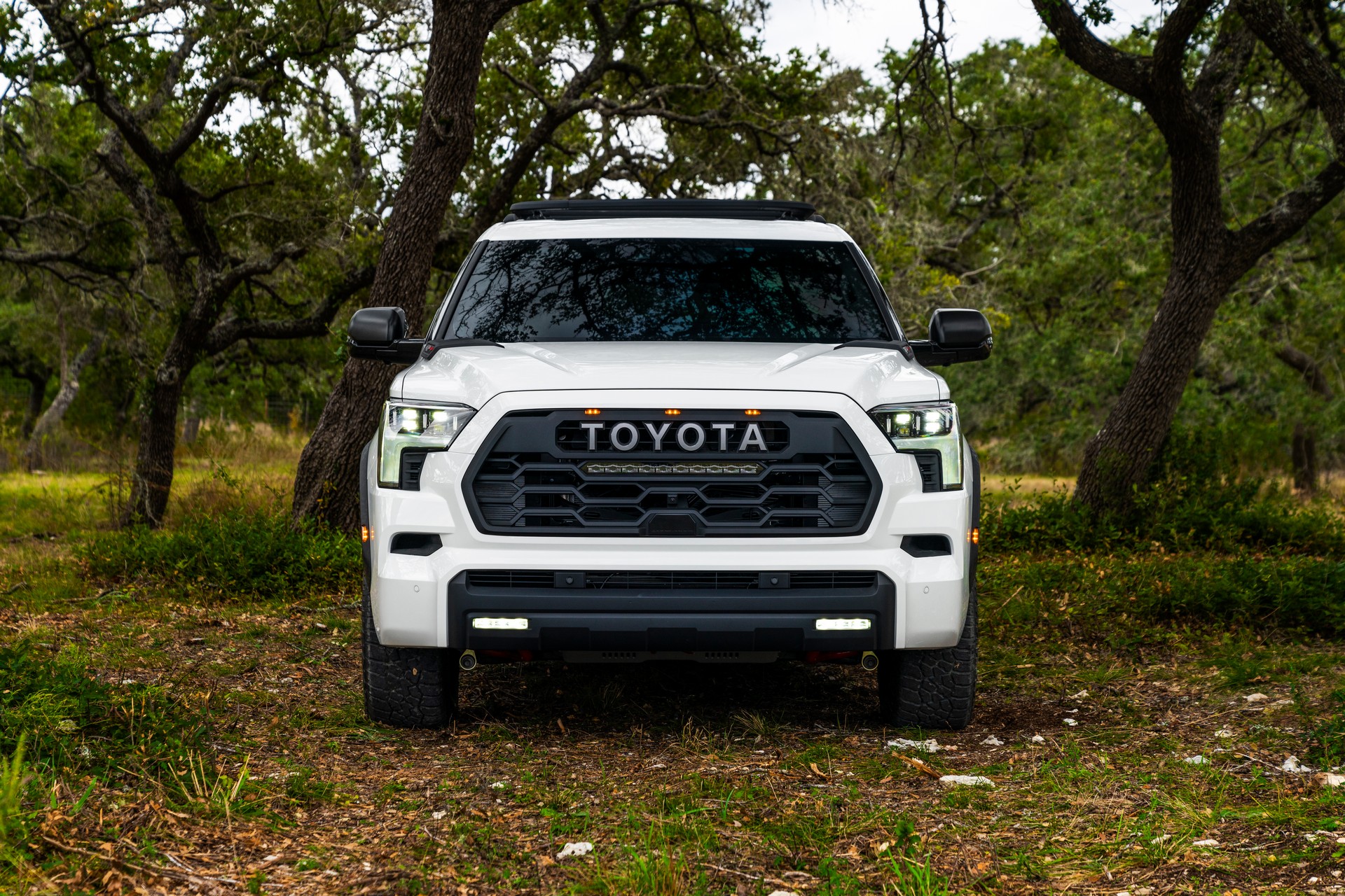 Download 2023 Toyota Sequoia TRD Pro - Front HD Wallpaper 1920x1280 #2