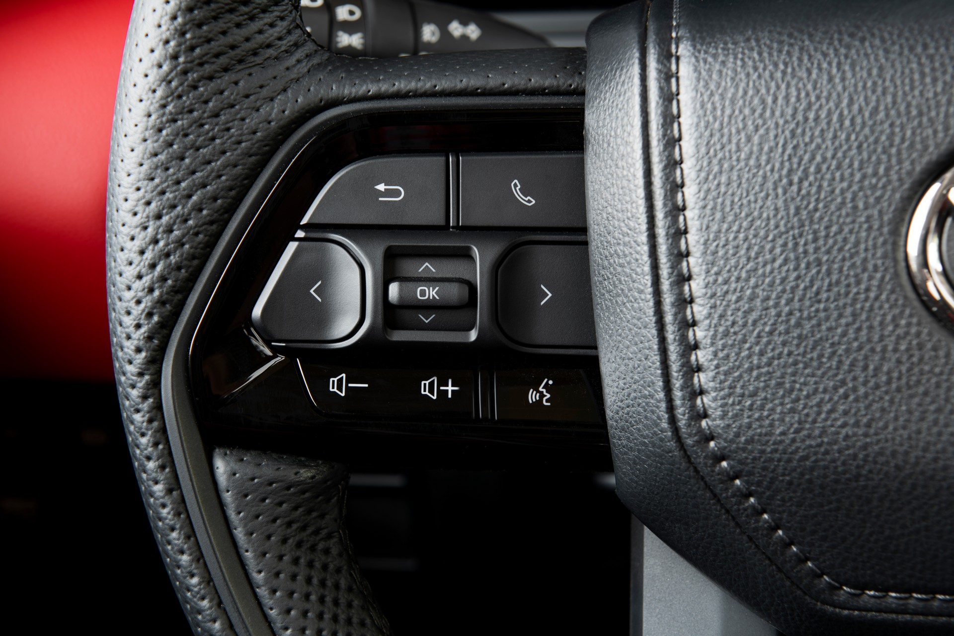 Download 2023 Toyota Sequoia TRD Pro - Interior, Detail HD Wallpaper 1920x1280 #101