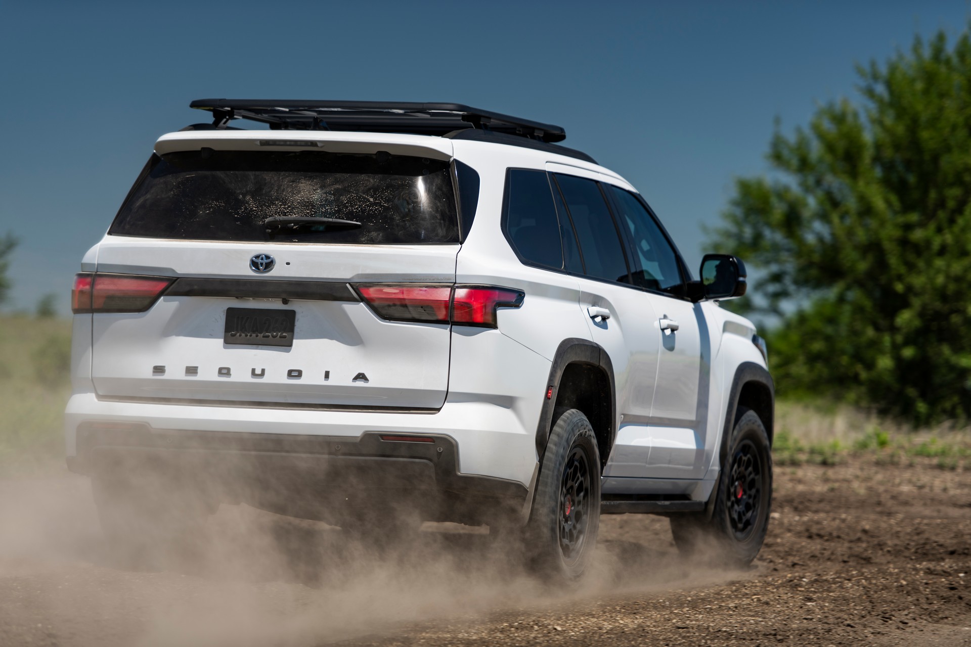 Download 2023 Toyota Sequoia TRD Pro - Off-Road HD Wallpaper 1920x1280 #65