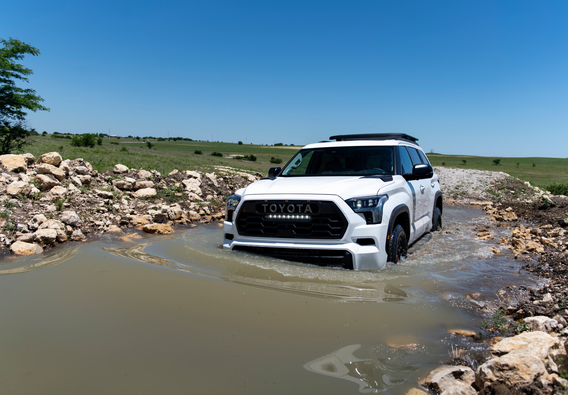 Download 2023 Toyota Sequoia TRD Pro - Off-Road HD Wallpaper 1920x1336 #56