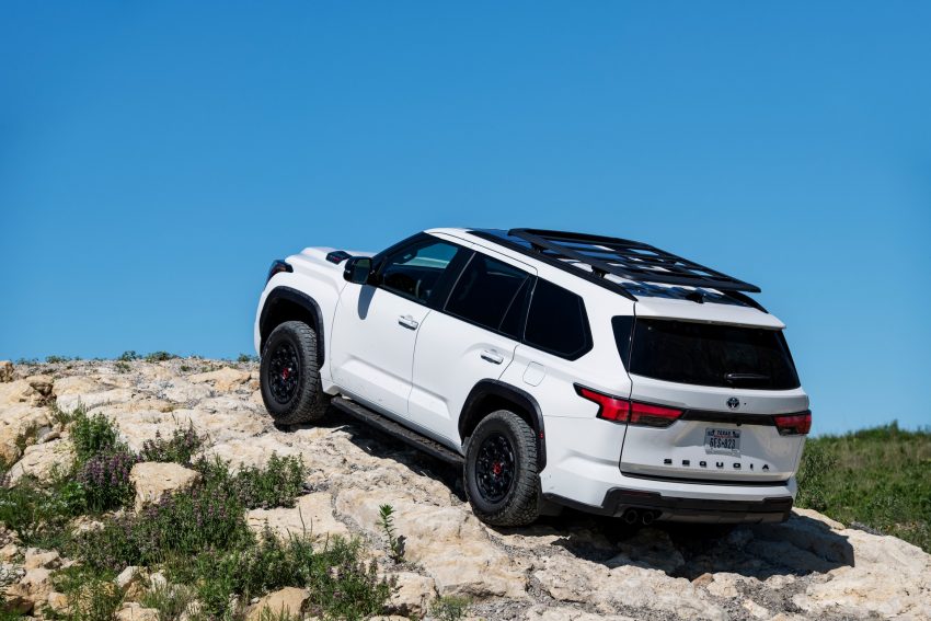 2023 Toyota Sequoia TRD Pro - Rear Three-Quarter Wallpaper 850x567 #37