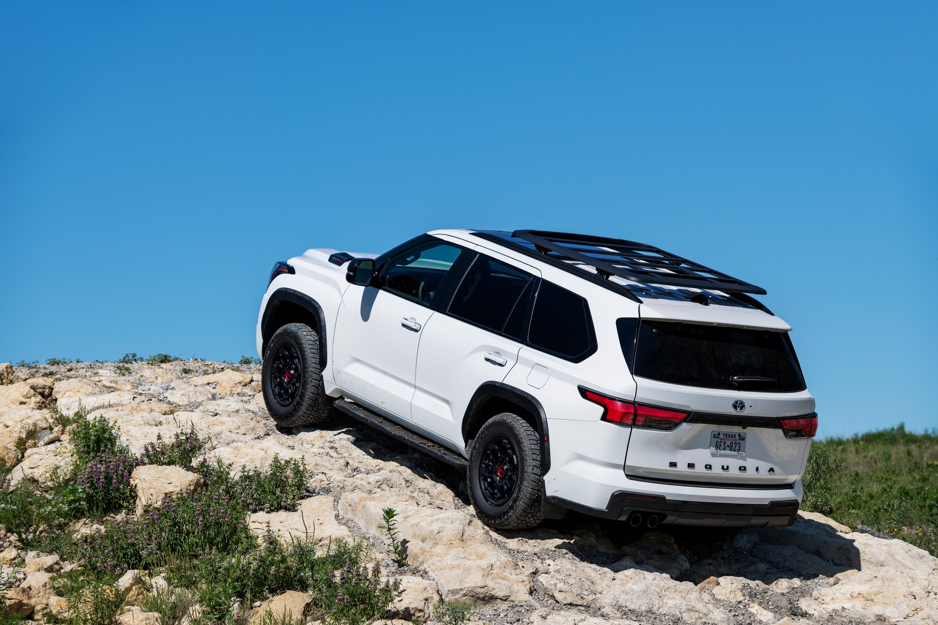 Download 2023 Toyota Sequoia TRD Pro - Rear Three-Quarter HD Wallpaper 1920x1280 #37