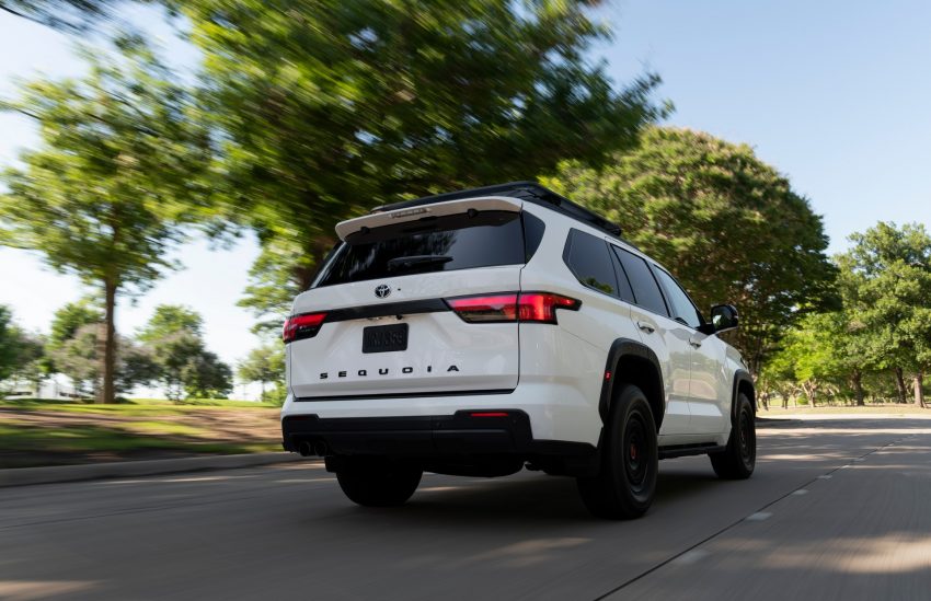 2023 Toyota Sequoia TRD Pro - Rear Three-Quarter Wallpaper 850x549 #29