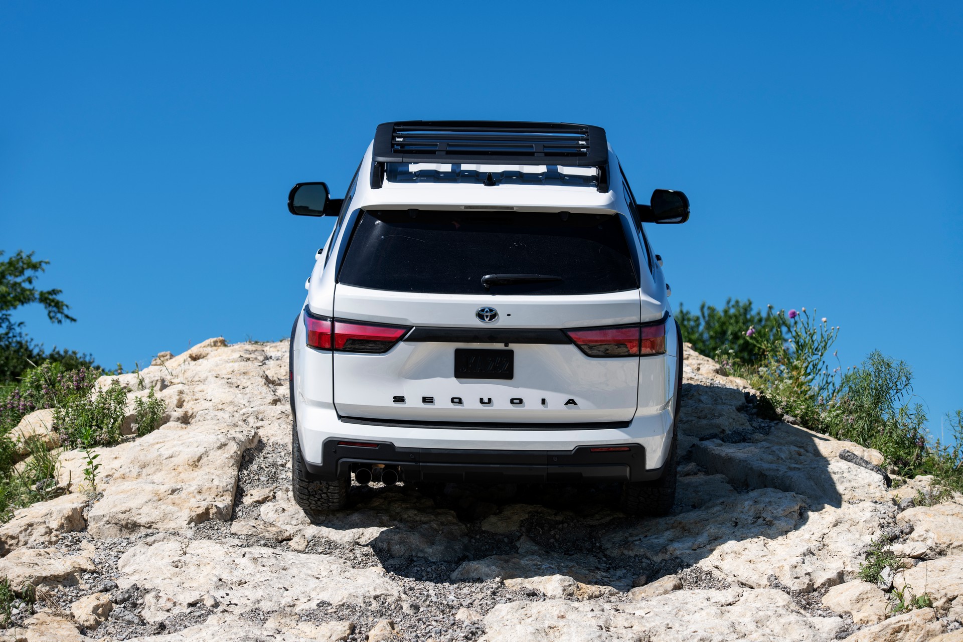 Download 2023 Toyota Sequoia TRD Pro - Rear HD Wallpaper 1920x1280 #44