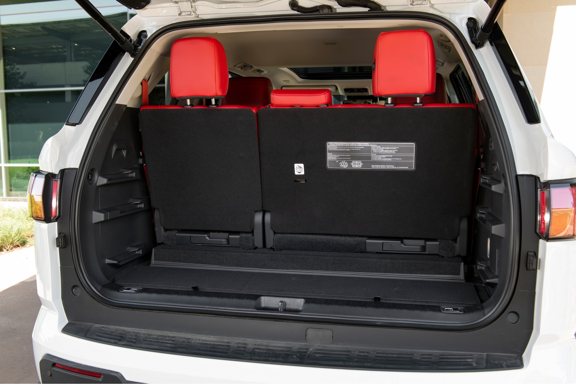 Download 2023 Toyota Sequoia TRD Pro - Trunk HD Wallpaper 1920x1280 #111