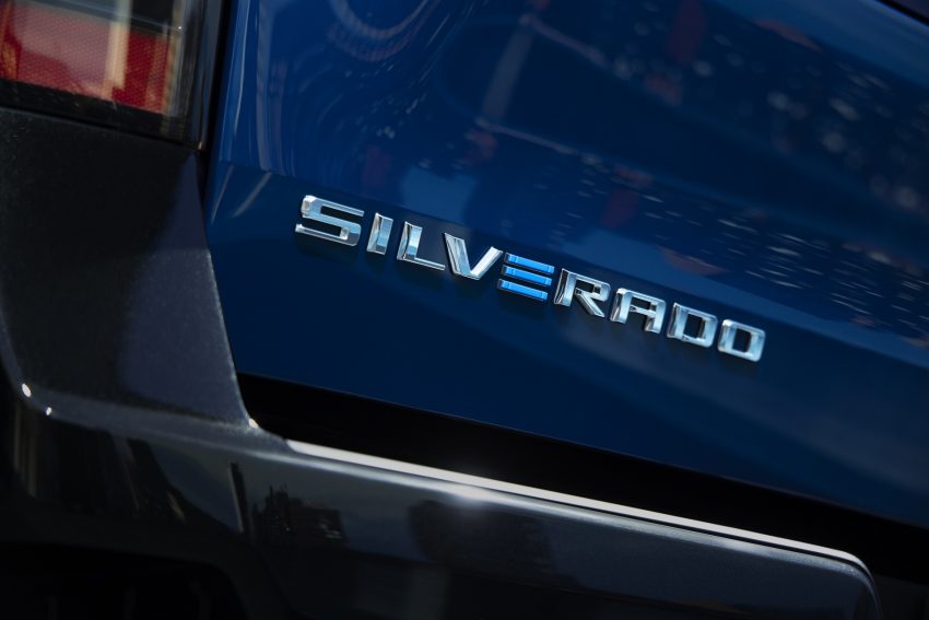 2024 Chevrolet Silverado EV RST - Badge Wallpaper 850x567 #13