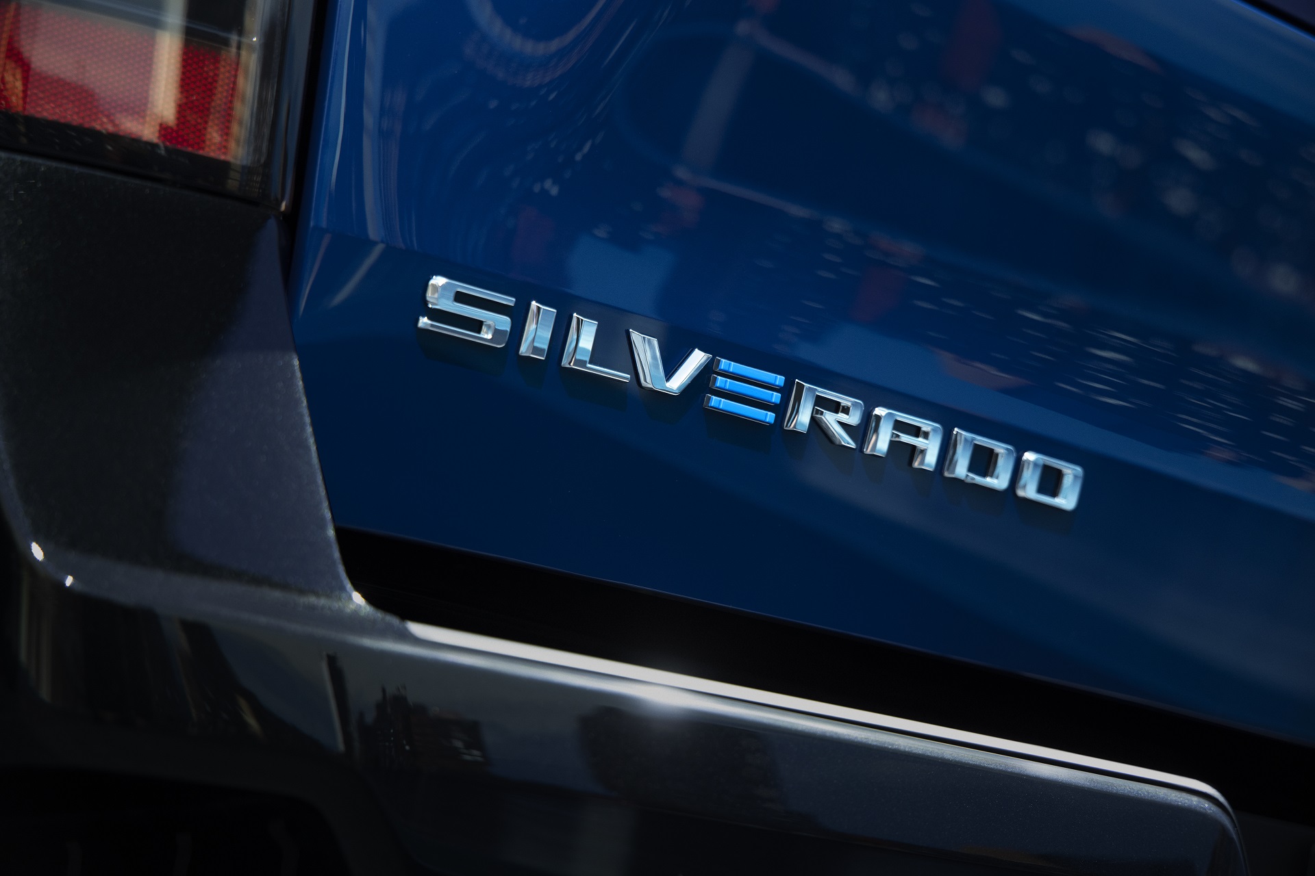 Download 2024 Chevrolet Silverado EV RST - Badge HD Wallpaper 1920x1280 #13