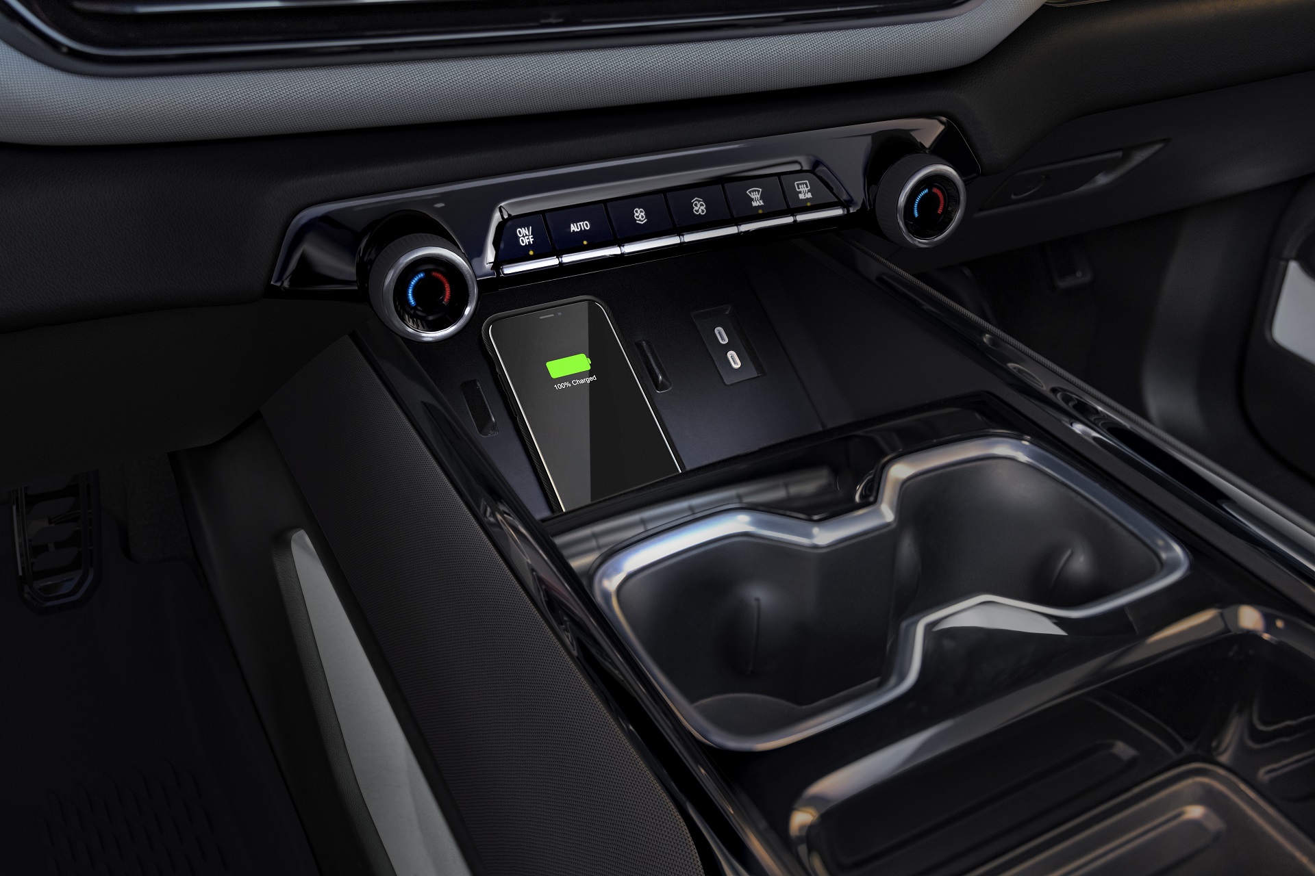 Download 2024 Chevrolet Silverado EV RST - Central Console HD Wallpaper 1920x1280 #36