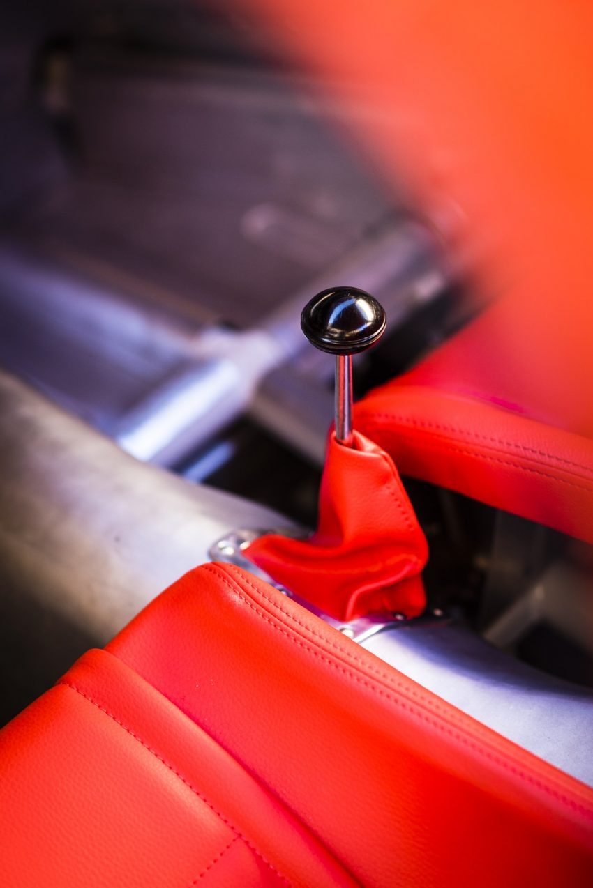 1960 Skoda 1100 OHC Coupe - Interior, Detail Phone Wallpaper 850x1274 #25