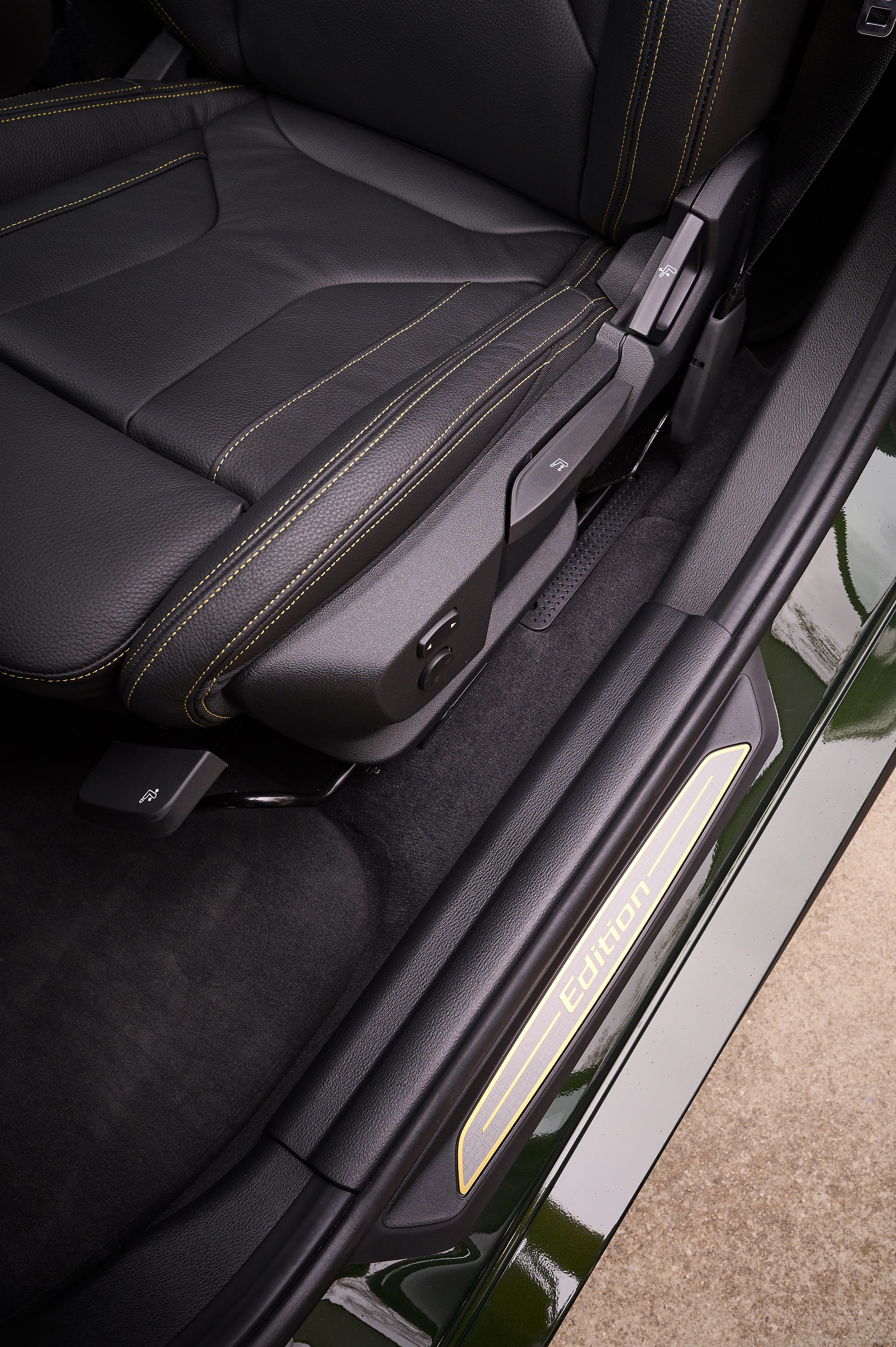 Download 2022 BMW X2 Edition GoldPlay - Door Sill HD Phone Wallpaper 1920x2885 #41