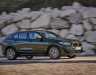 2022 BMW X2 Edition GoldPlay - Front Three-Quarter Wallpaper 190x150