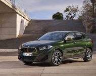 2022 BMW X2 Edition GoldPlay - Front Three-Quarter Wallpaper 190x150