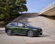 2022 BMW X2 Edition GoldPlay - Front Three-Quarter Wallpaper 190x150