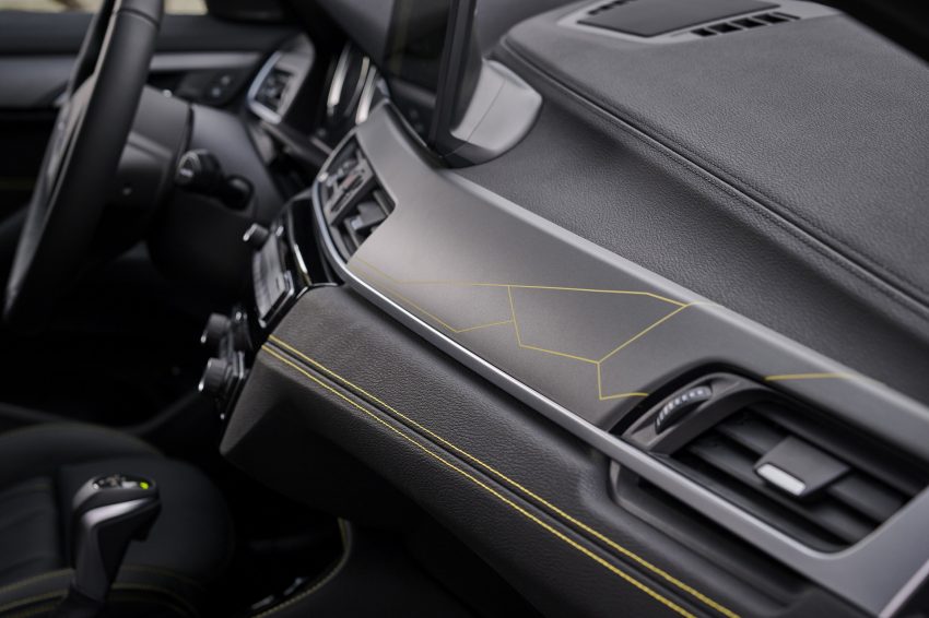 2022 BMW X2 Edition GoldPlay - Interior, Detail Wallpaper 850x566 #47