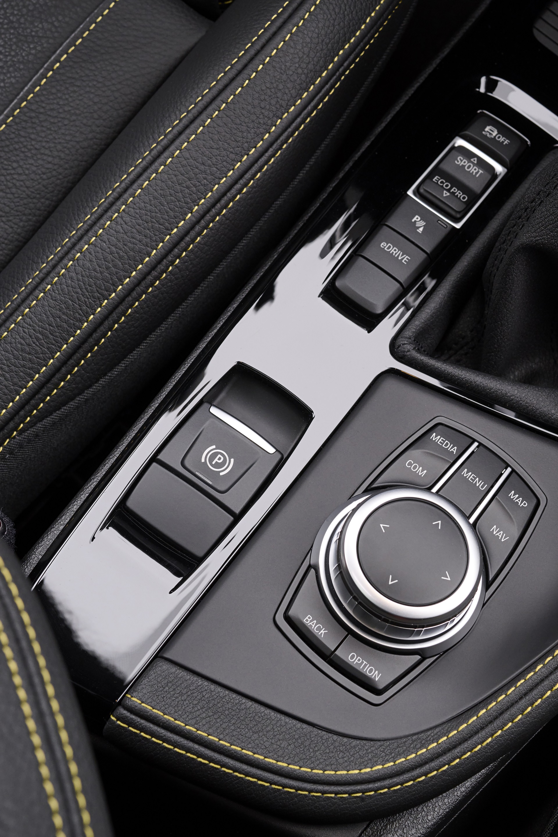 Download 2022 BMW X2 Edition GoldPlay - Interior, Detail HD Phone Wallpaper 1920x2880 #49