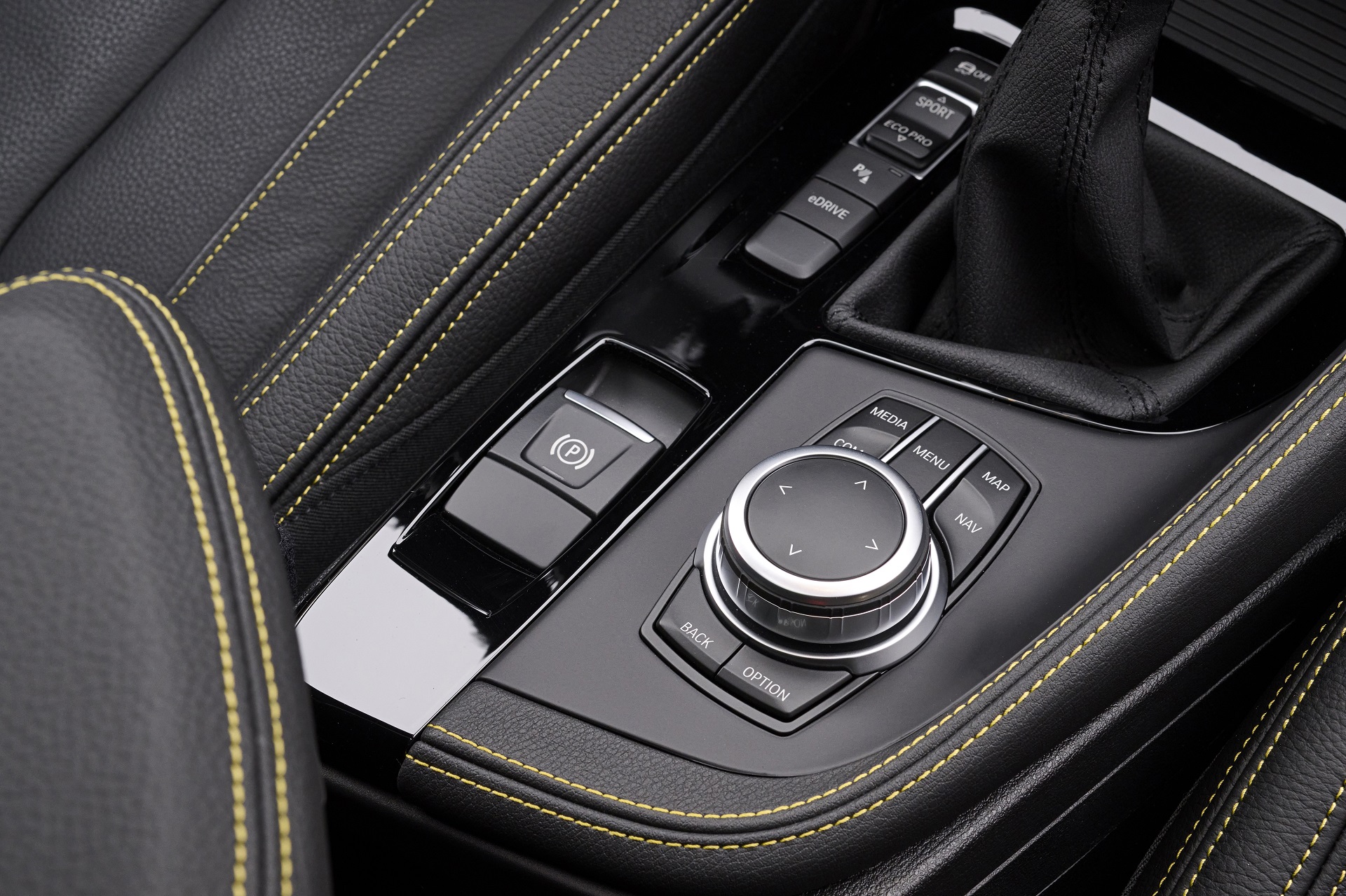 Download 2022 BMW X2 Edition GoldPlay - Interior, Detail HD Wallpaper 1920x1279 #50