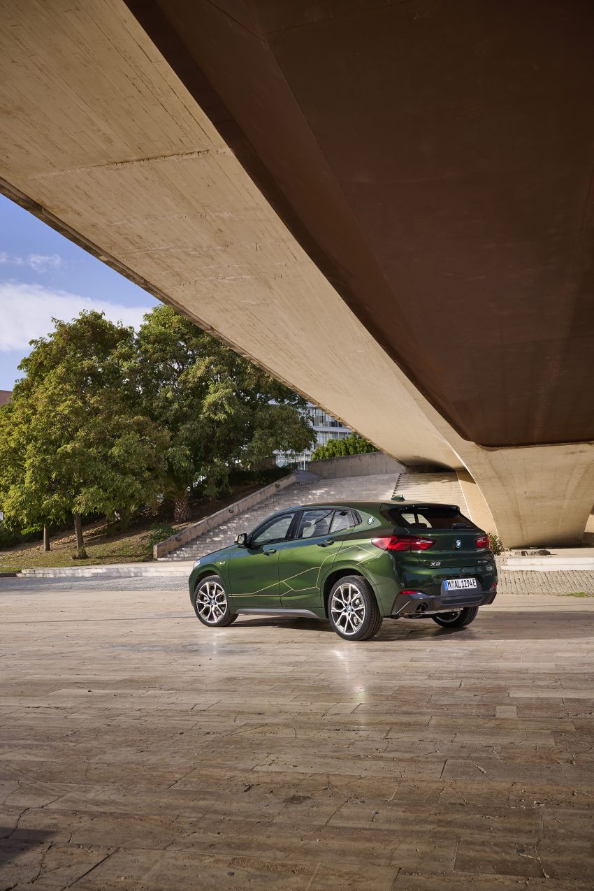 2022 BMW X2 Edition GoldPlay - Rear Three-Quarter Phone Wallpaper 850x1275 #23