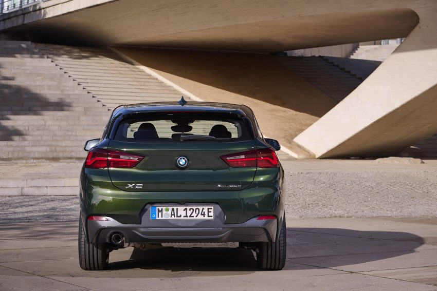 2022 BMW X2 Edition GoldPlay - Rear Wallpaper 850x567 #31