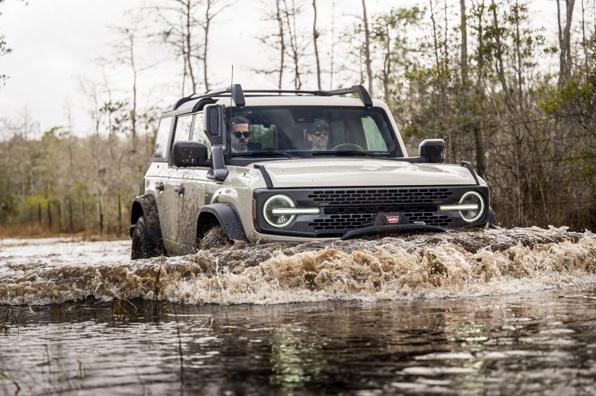 2022 Ford Bronco Everglades Edition - Water fording Wallpaper 850x565 #1