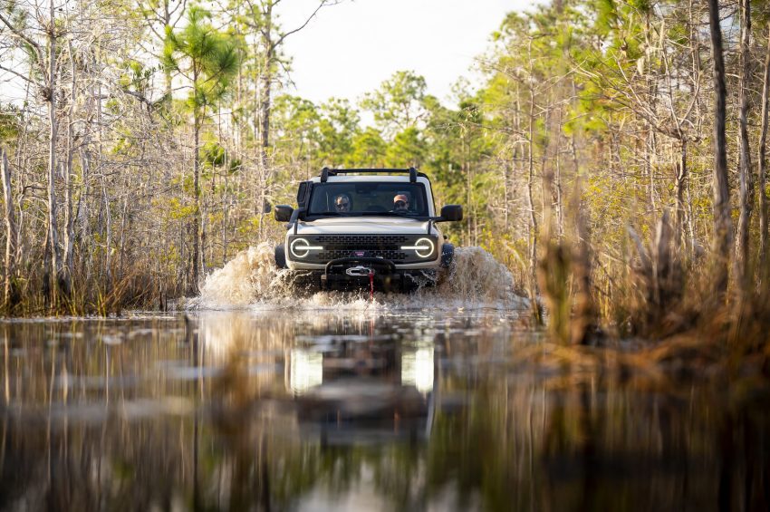 2022 Ford Bronco Everglades Edition - Water fording Wallpaper 850x565 #4