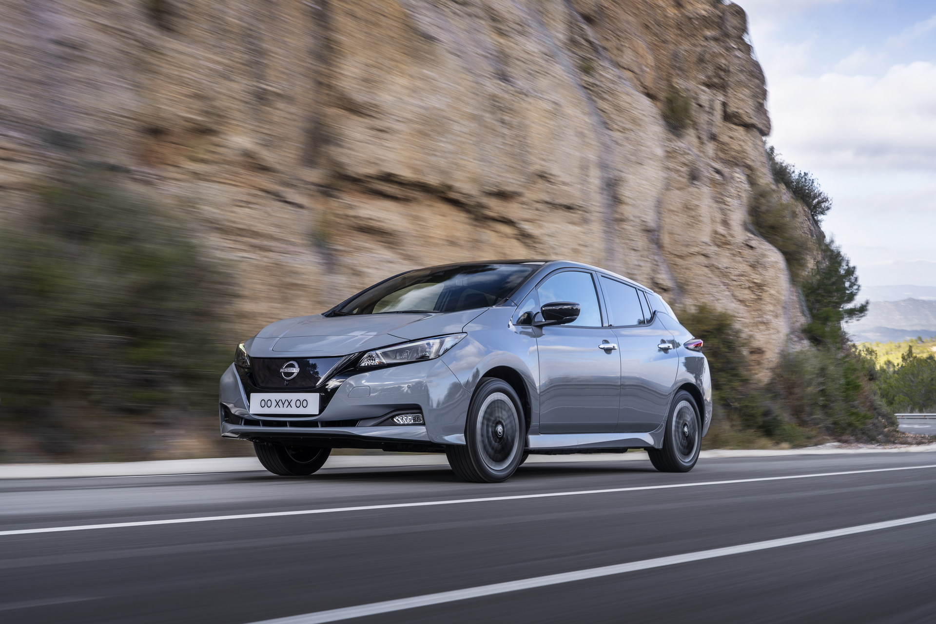 Download 2022 Nissan Leaf - Front Three-Quarter HD Wallpaper 1920x1280 #4