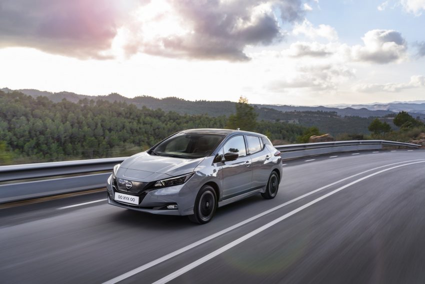 2022 Nissan Leaf - Front Three-Quarter Wallpaper 850x567 #6