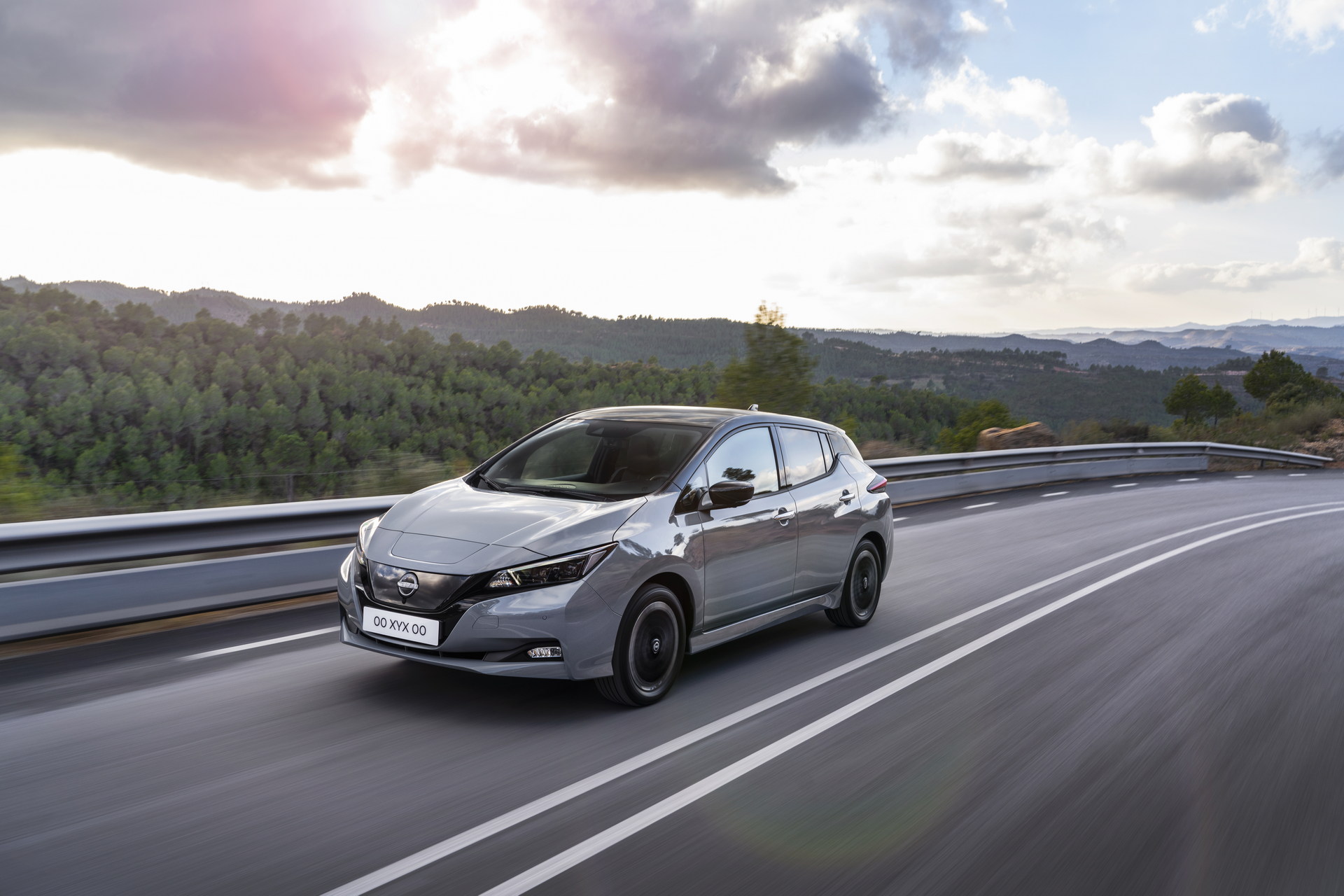 Download 2022 Nissan Leaf - Front Three-Quarter HD Wallpaper 1920x1280 #6